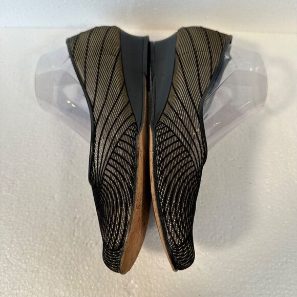 Prevata Mesh Womens 9 Shoes Black Gold Slip On Made in Italy 1-1/4 Platform Heel - Picture 8 of 11
